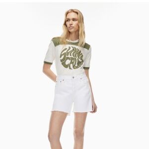 Denim Forum white denim mid thigh shorts size 24